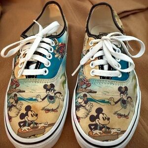 Vans women’s size 8 Sneakers with Mickey Mouse Print Hawaii luau Blue and Cream